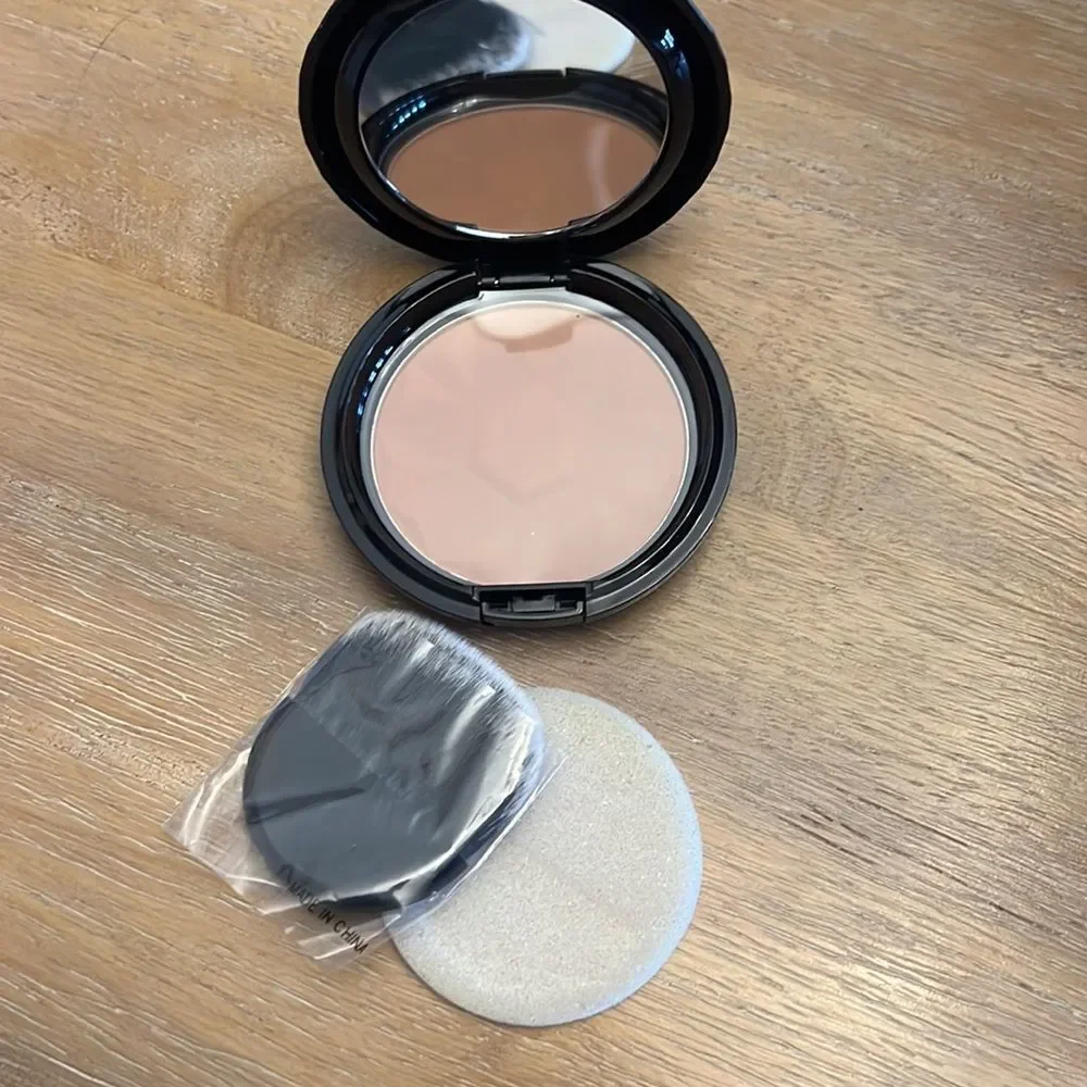 Kristofer Buckle Matte Warming Powder